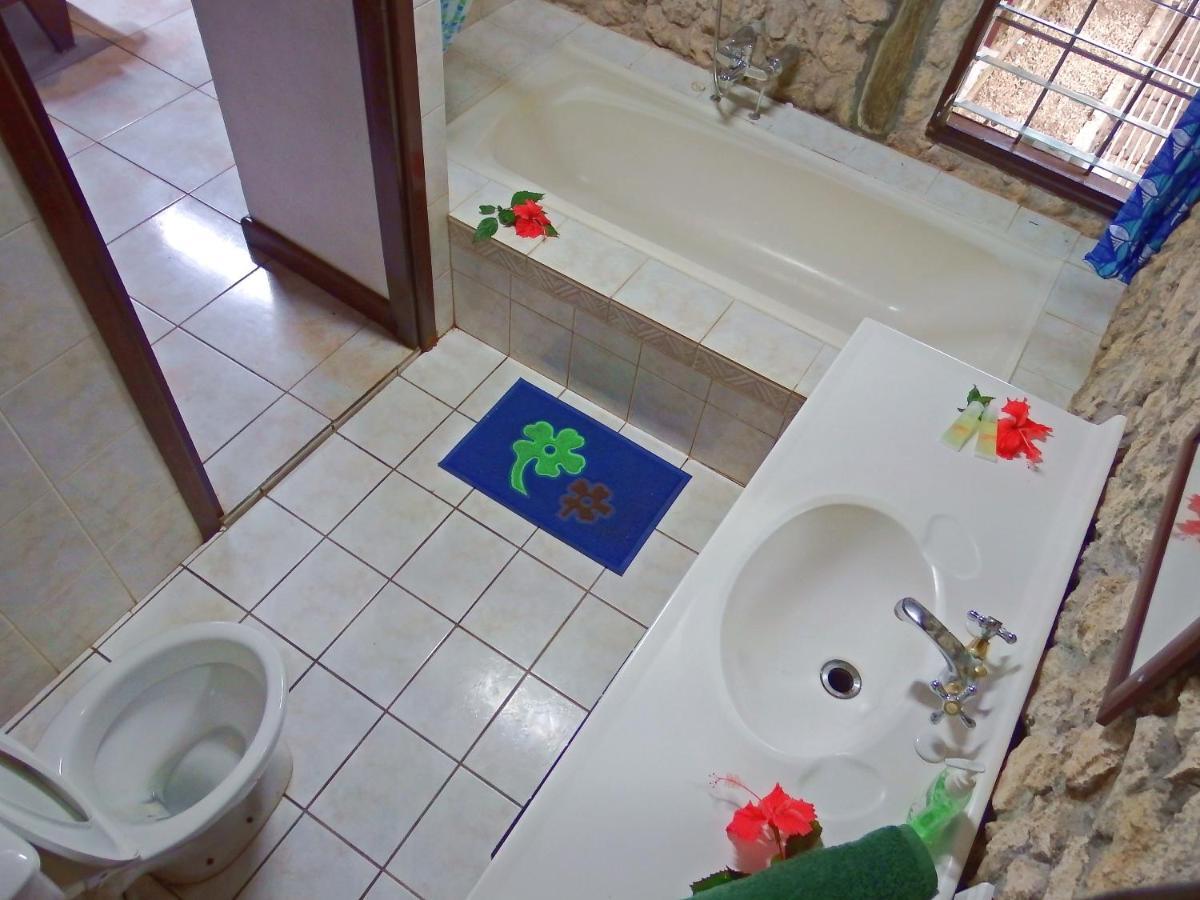Treetops Boutique Hotel & Bungalows ポートビラ エクステリア 写真